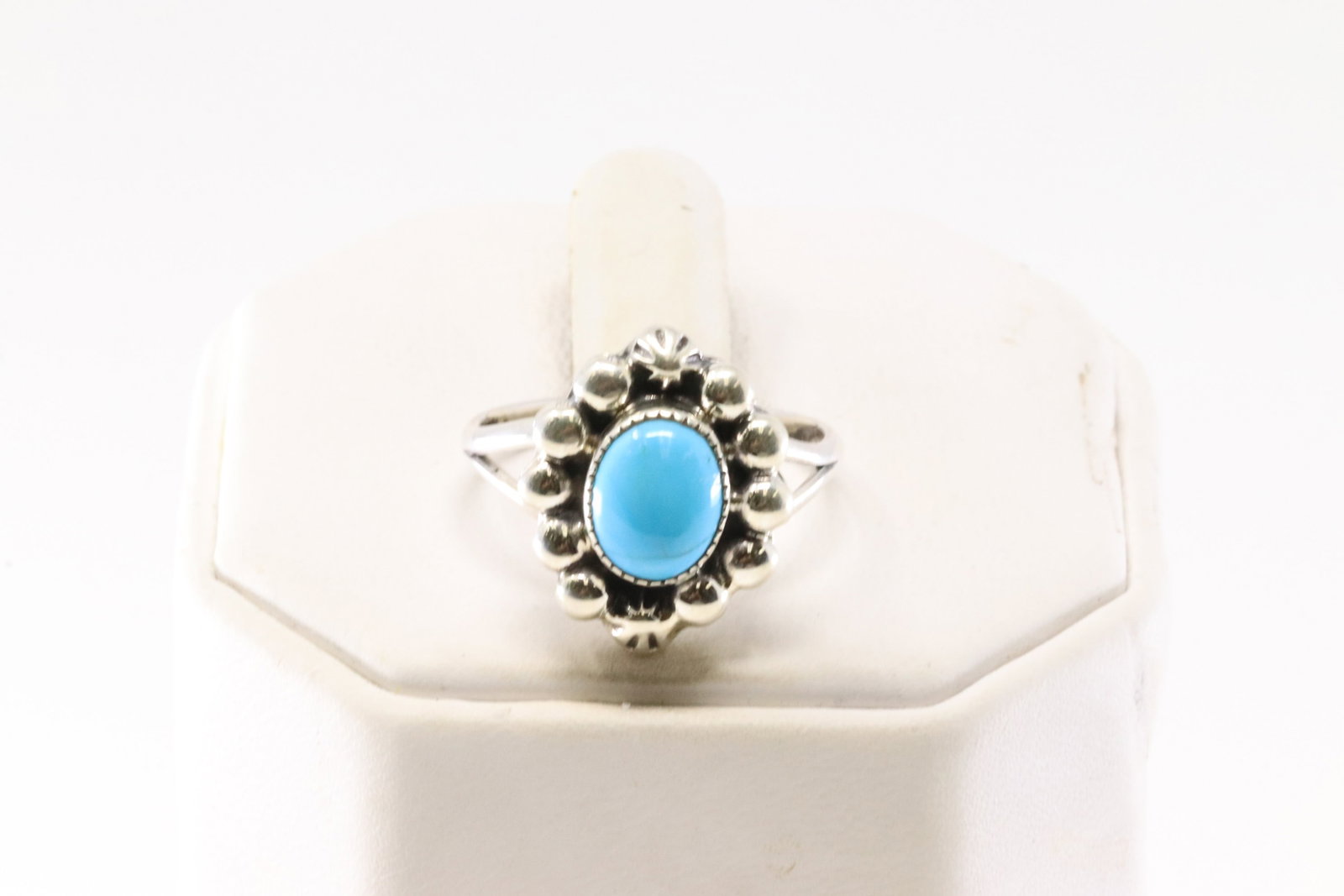 Native America Navajo Sterling Silver Turquoise Ring By Clarence Long.: This is a Native America Navajo Sterling Silver Turquoise Ring By Clarence Long. Ring Size: 9.00.