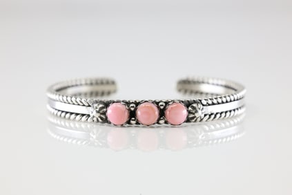 Native America Navajo Sterling Silver Pink Conch Shell Bracelet Cuff By R.King.