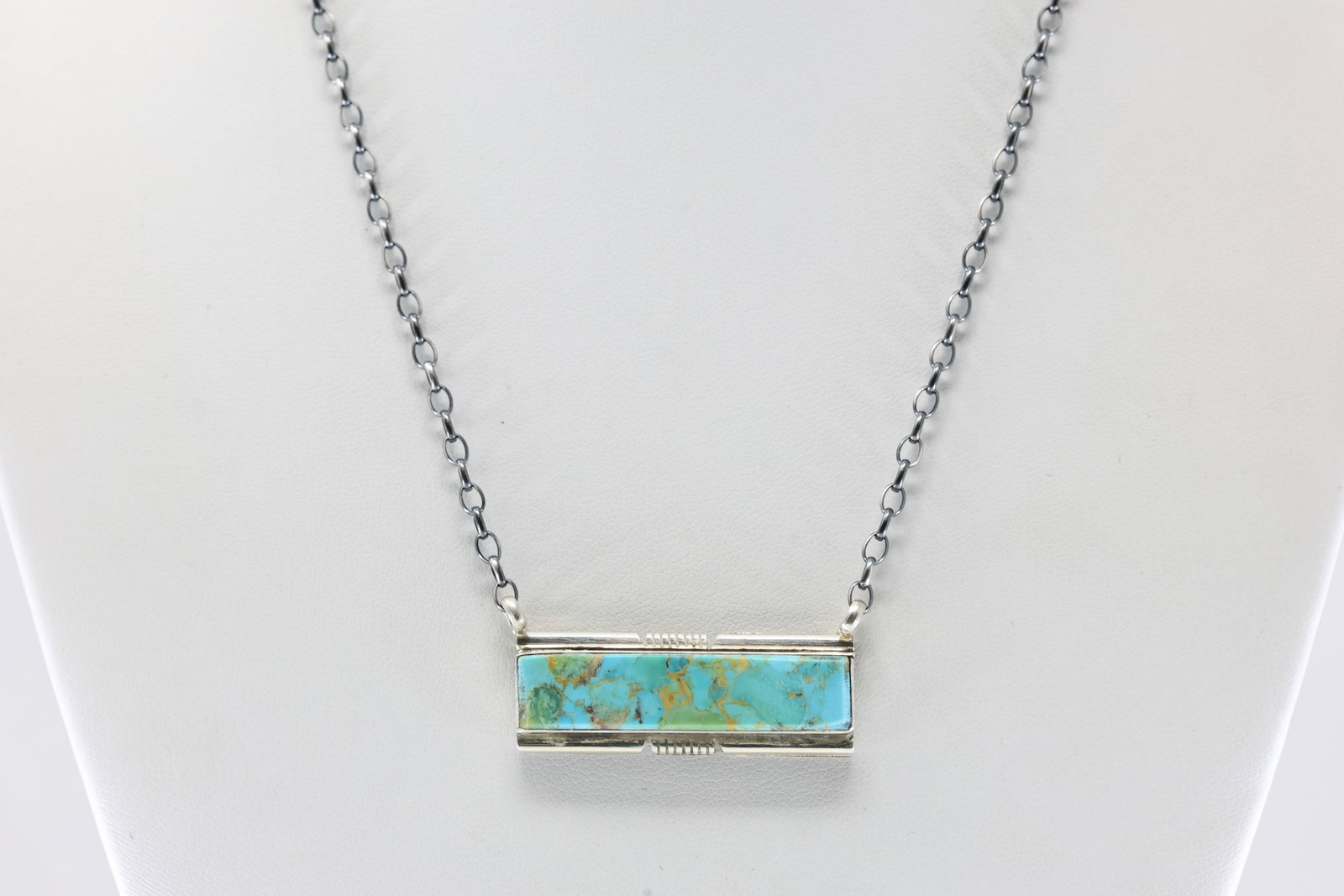 Native America Navajo Sterling Silver Kingman Turquoise Necklace By Steve Francisco.: This is a Native America Navajo Sterling Silver Kingman Turquoise Necklace By Steve Francisco. Stamp Sf. Necklace Length: 16.00.