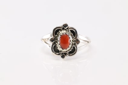 Native America Sterling Silver Coral Ring.