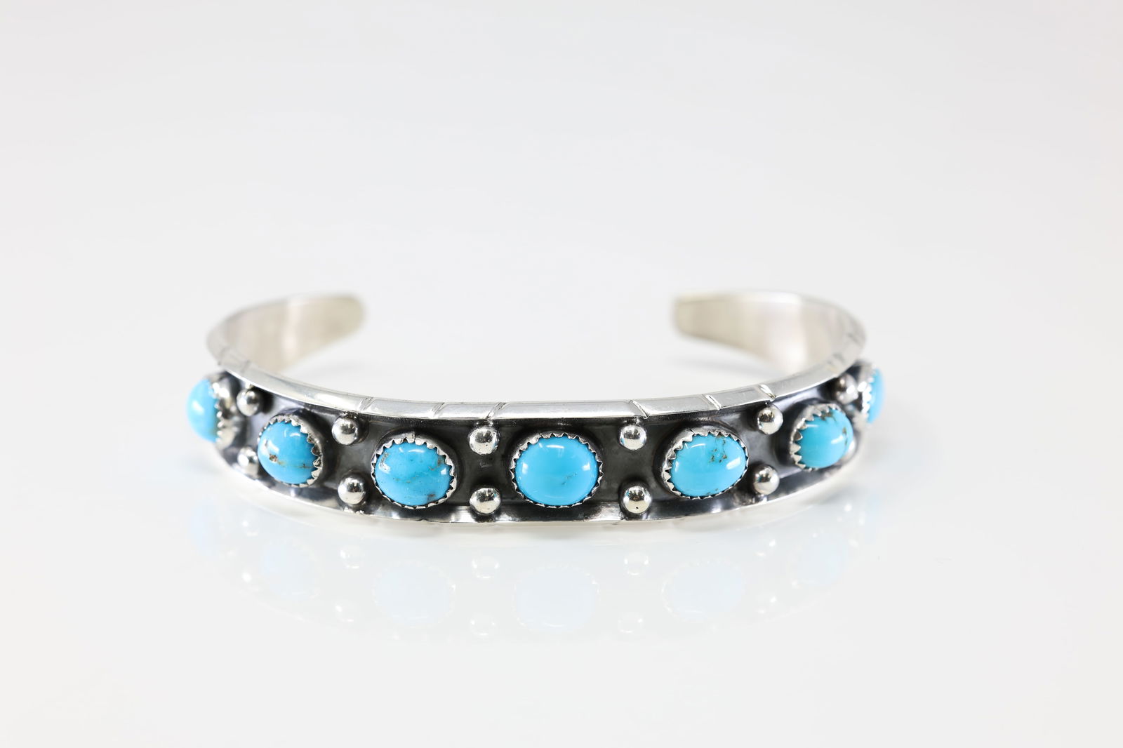 Native America Navajo Sterling Silver Kingman Turquoise Bracelet Cuff By Reed Charley.: This is a Native America Navajo Sterling Silver Kingman Turquoise Bracelet Cuff By Reed Charley. Stamp RC.