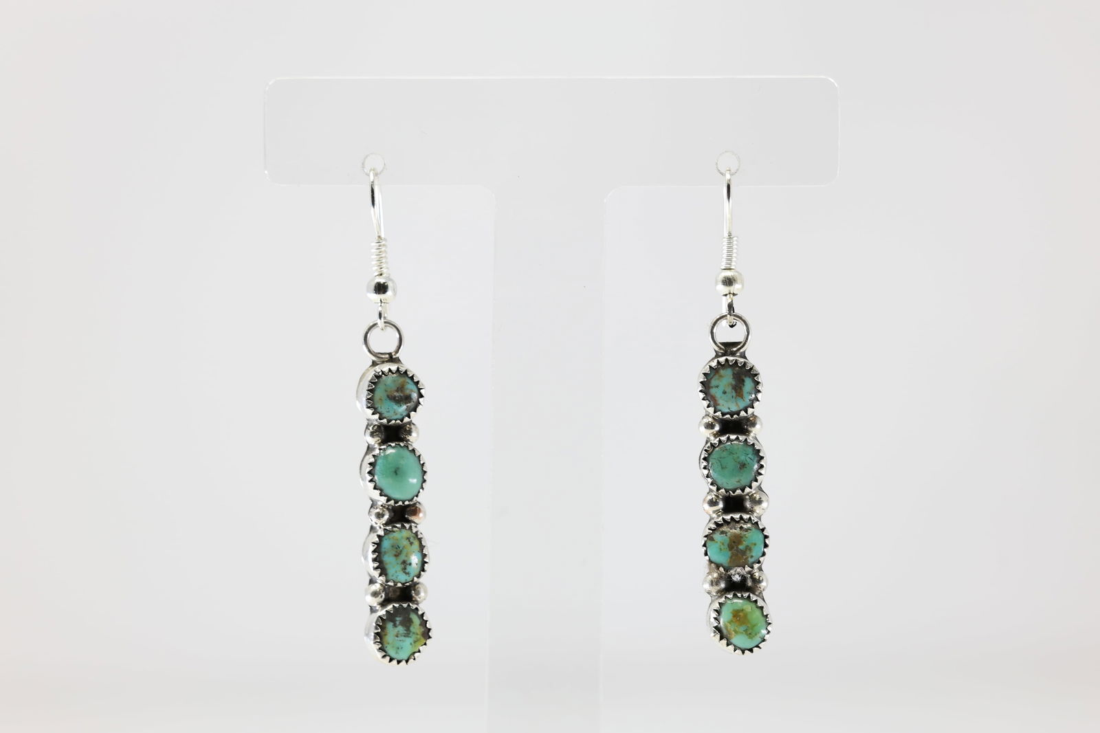 Native America Navajo Sterling Silver Kingman Turquoise Dangling Earring's By Maxine Ramirez.: This is a Native America Navajo Sterling Silver Kingman Turquoise Dangling Earring's By Maxine Ramirez. Stamp MR.