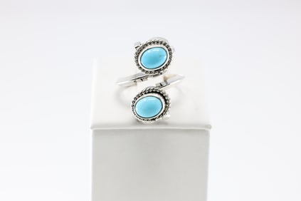 Native America Sterling Silver Turquoise Ring.