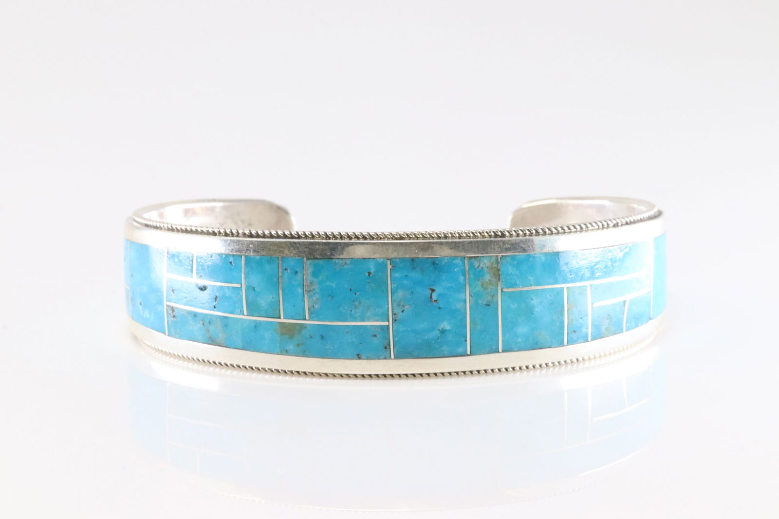 Native America Zuni Sterling Silver Kingman Turquoise Bracelet Cuff By R.G.B.: This is a Native America Zuni Sterling Silver Kingman Turquoise Bracelet Cuff By R.G.B. Stamp RGB.