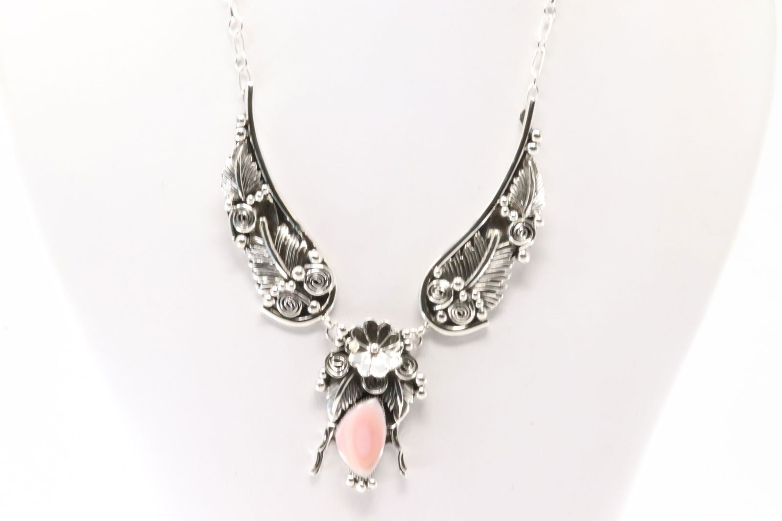 Native America Navajo Sterling Silver Pink Conch Shell Necklace By Loretta Delgarito. From R.B (1 of 4)