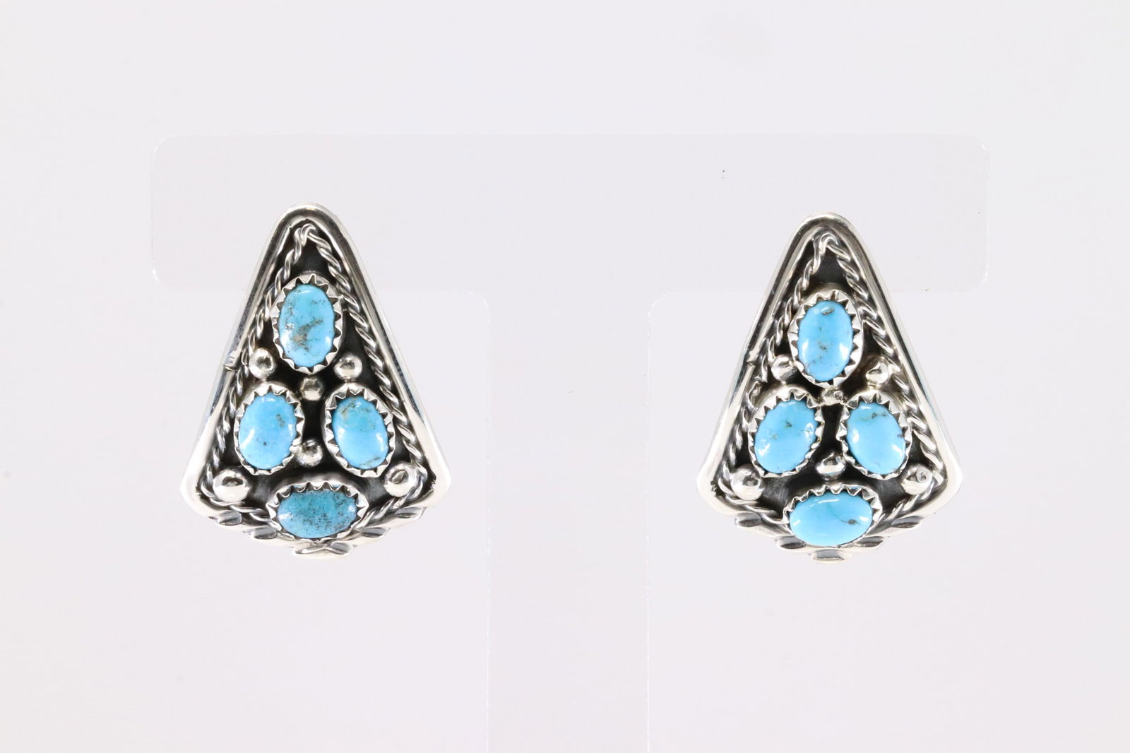 Native America Navajo Sterling Silver Kingman Turquoise Post Earring's By Melvin Chee.: This is a Native America Navajo Sterling Silver Kingman Turquoise Post Earring's By Melvin Chee. Stamp M. Chee.