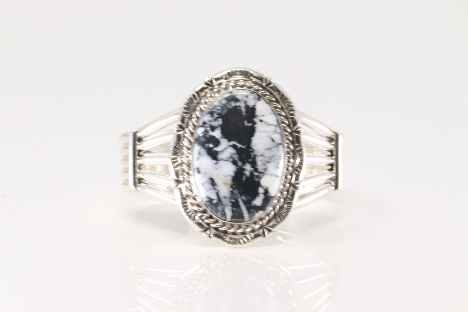 Native America Navajo Sterling Silver White Buffalo Bracelet Cuff By S.E. (1 of 4)