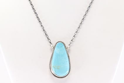 Native America Navajo Sterling Silver Kingman Turquoise Necklace By Johnny Dixon.