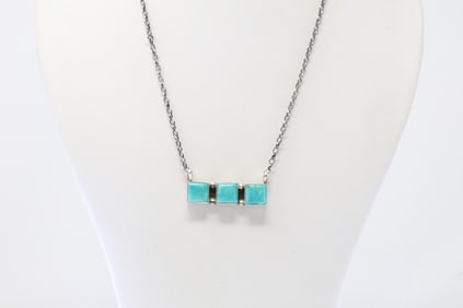 Native America Navajo Sterling Silver Kingman Turquoise Necklace By Alfred Martinez.