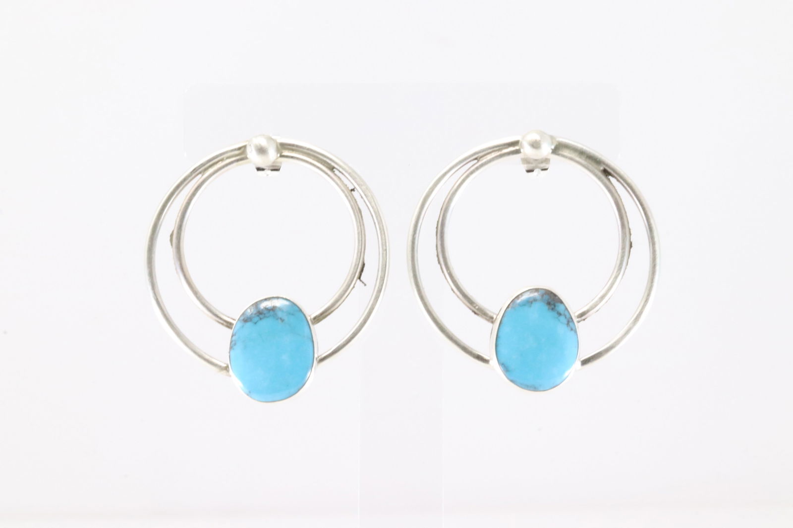 Sterling Silver Kingmna Turquoise Post / Dangling Earring's.: This is a Sterling Silver Kingmna Turquoise Post / Dangling Earring's.