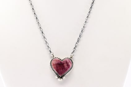 Native America Navajo Sterling Silver Purple Spiny Oyster Heart Necklace By Chassity Belone.