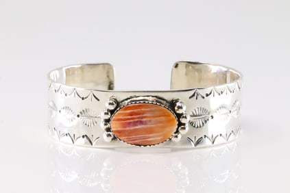 Native America Navajo Sterling Silver Spiny Oyster Bracelet Cuff By Daniel Dakai.