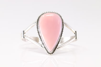 Native America Navajo Sterling Silver Pink Conch Bracelet Cuff By SE.