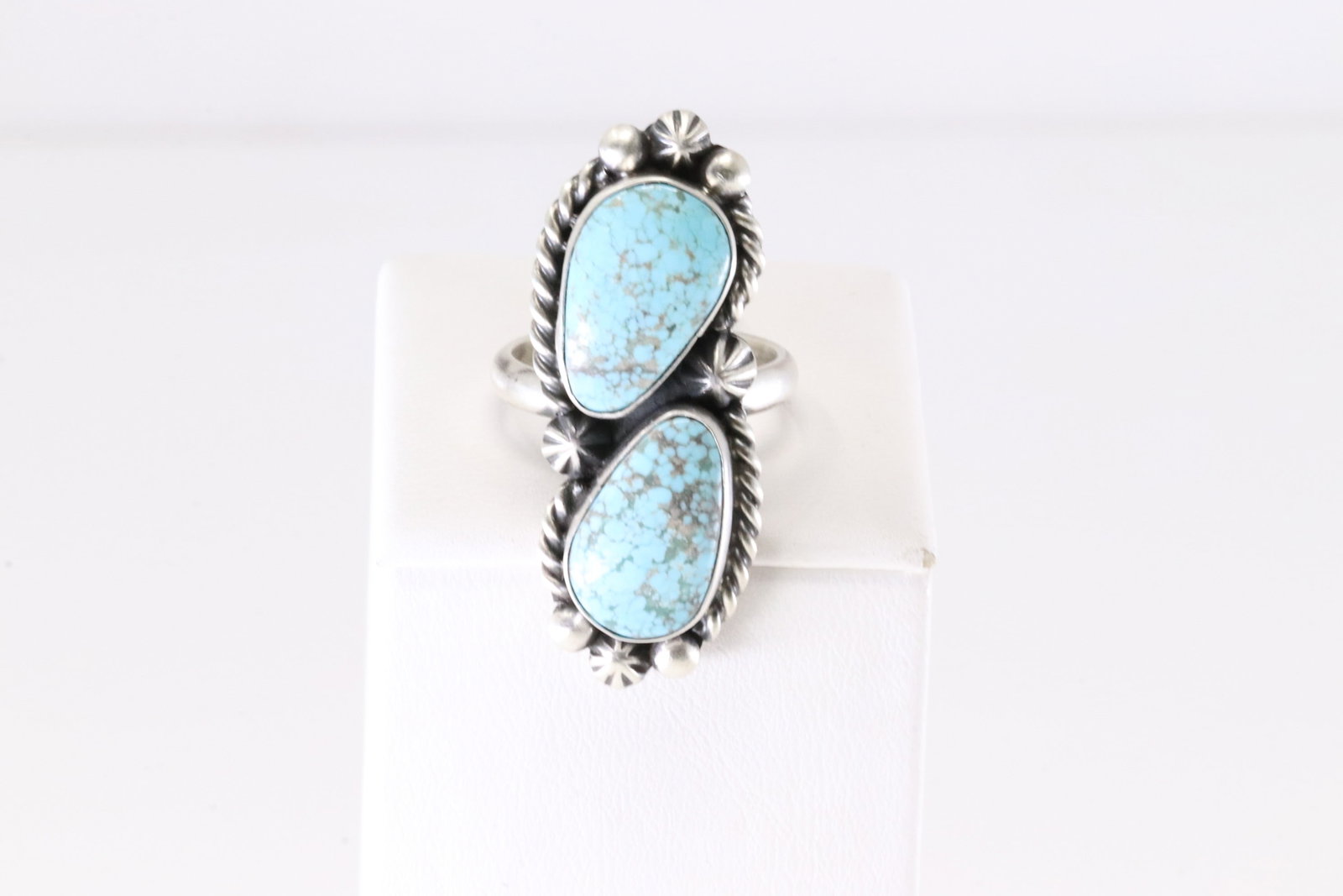 Native America Navajo Sterling Silver Turquoise Ring By RN.: This is a Native America Navajo Sterling Silver Turquoise Ring By RN. Stamp RN. Ring Size: 8.50.