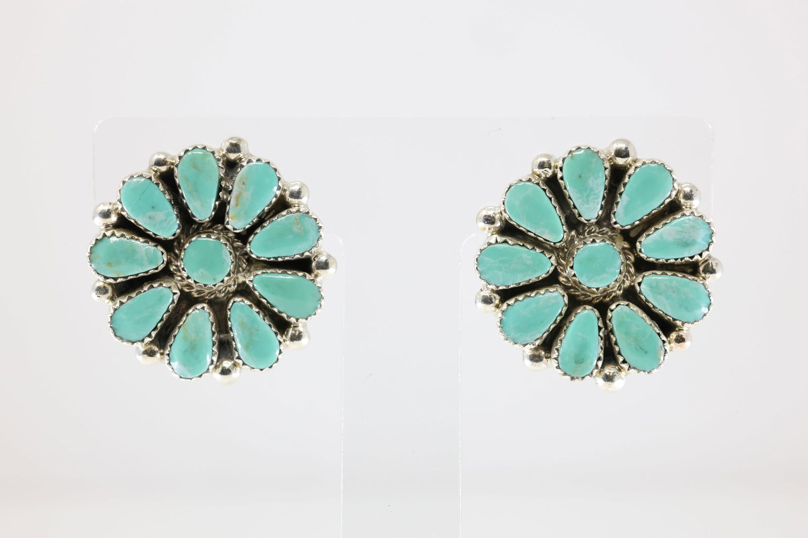 Native America Navajo Sterling Silver Kingman Turquoise Post Earring's By Alicia Wilson.: This is a Native America Navajo Sterling Silver Kingman Turquoise Post Earring's By Alicia Wilson. Stamp SIS AJW.