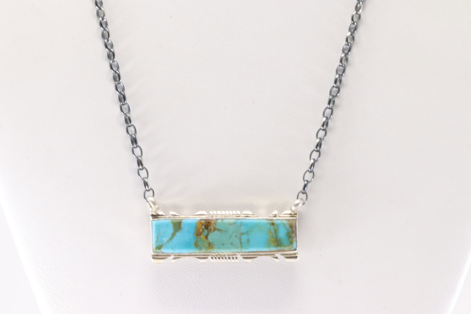 Native America Navajo Sterling Silver Kingman Turquoise Necklace By Steve Francisco.: This is a Native America Navajo Sterling Silver Kingman Turquoise Necklace By Steve Francisco. Stamp SF. Necklace Length: 18.00.