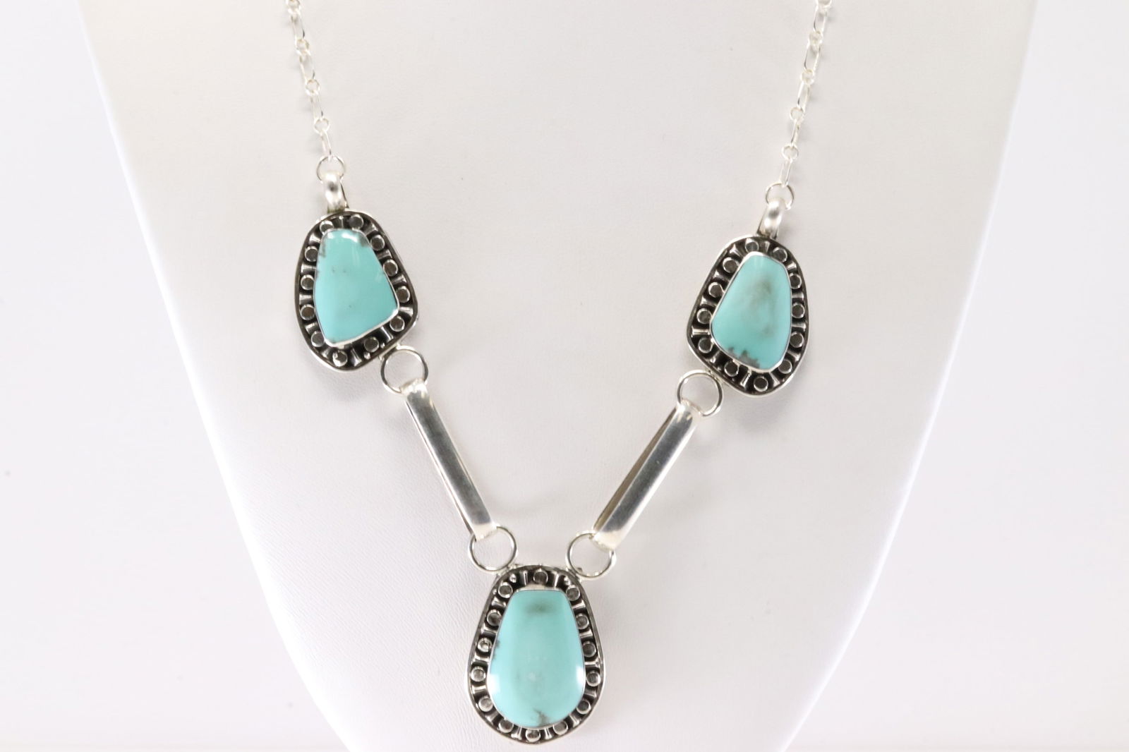 Native America Navajo Sterling Silver Turquoise Necklace By Mike Smith. From R.B Company.: This is a Native America Navajo Sterling Silver Turquoise Necklace By Mike Smith. From R.B Company. Stamp R.B. Necklace Length: 16.00.