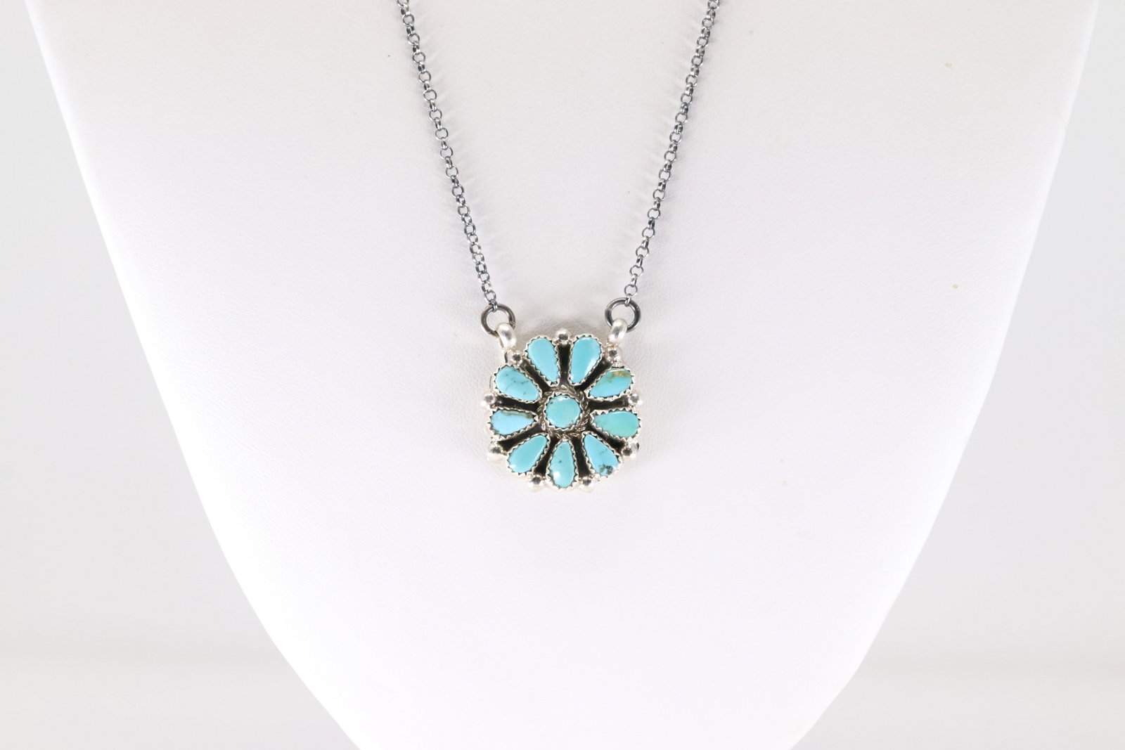 Native America Navajo Sterling Silver Turquoise Necklace Flower By Alicia Wilson.: This is a Native America Navajo Sterling Silver Turquoise Necklace Flower By Alicia Wilson. Necklace length: 18.00"