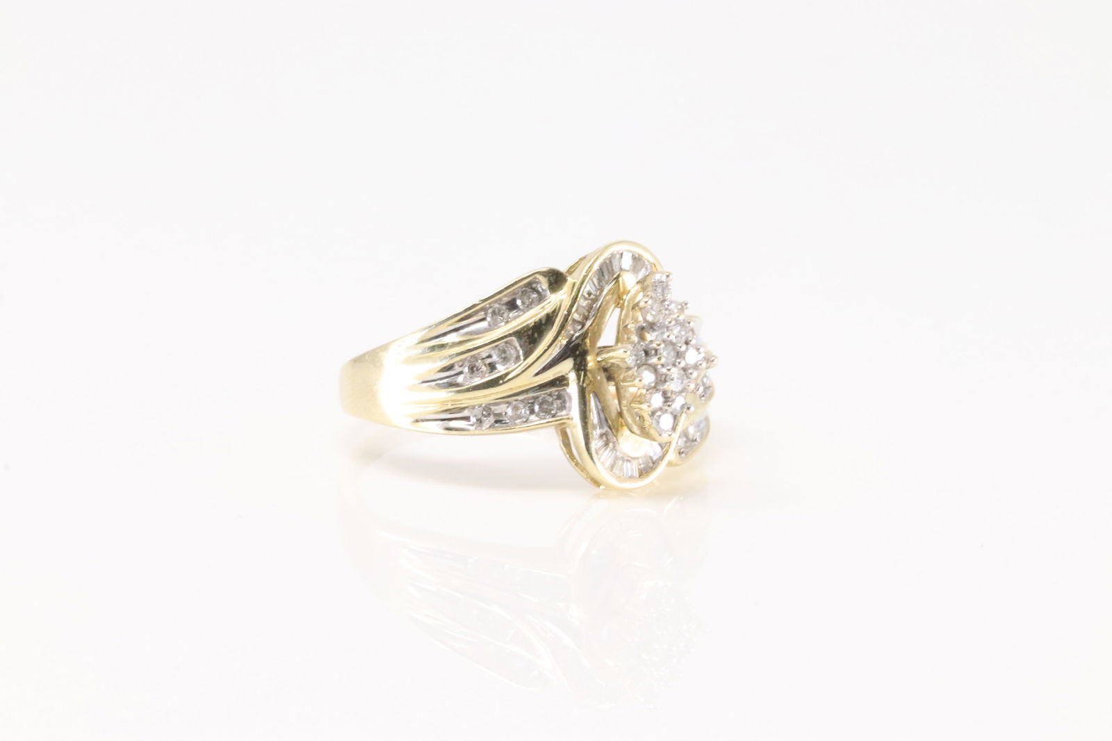 Diamond Ring 10Kt. - 2