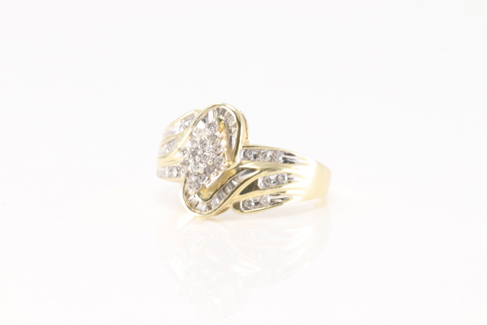 Diamond Ring 10Kt. - 3