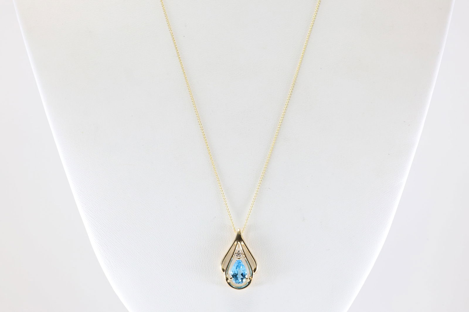 Blue Topaz & Diamond Pendant / Necklace 14Kt. (1 of 3)