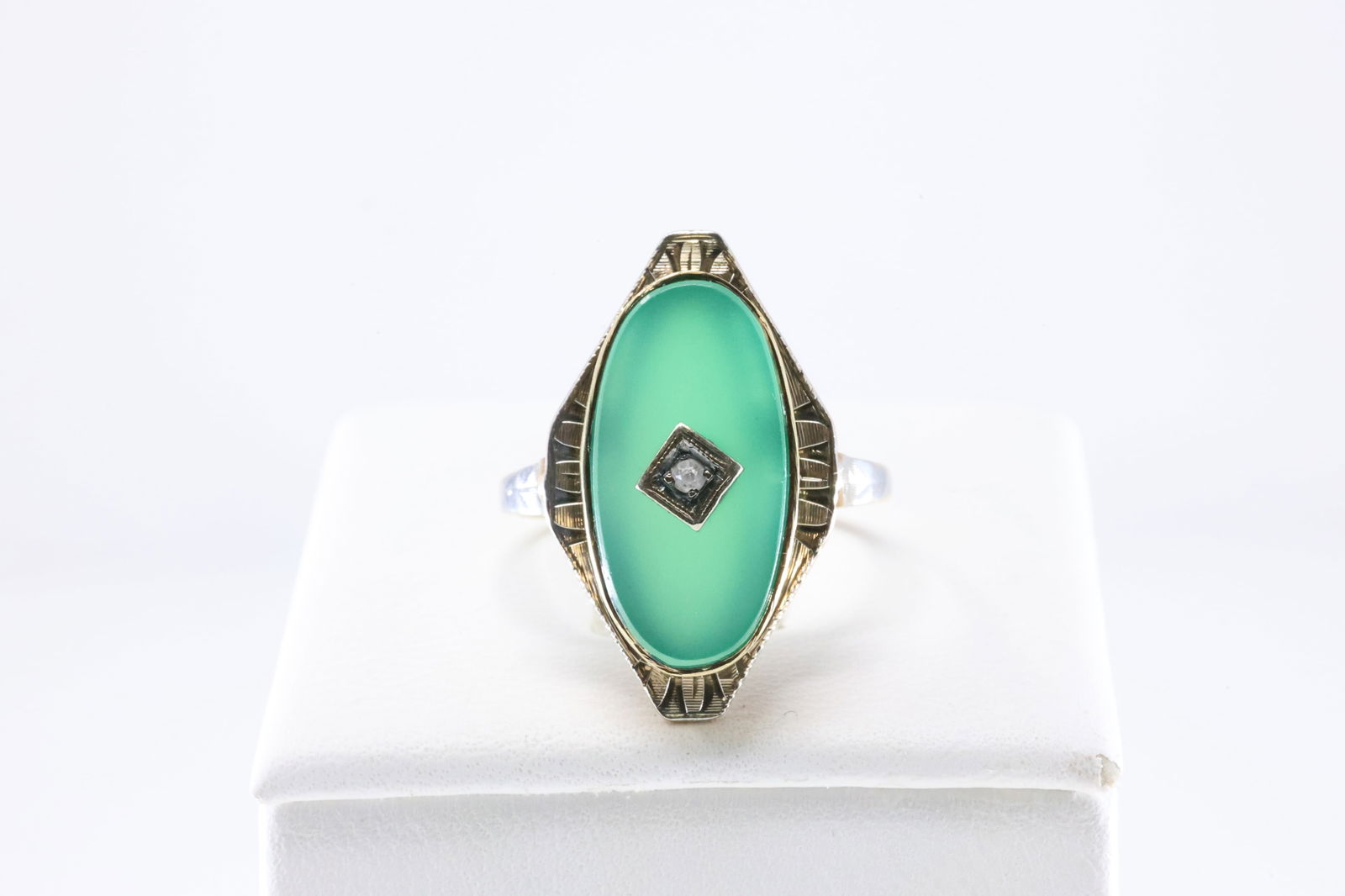 Jade & Diamond Ring 10Kt. (1 of 4)