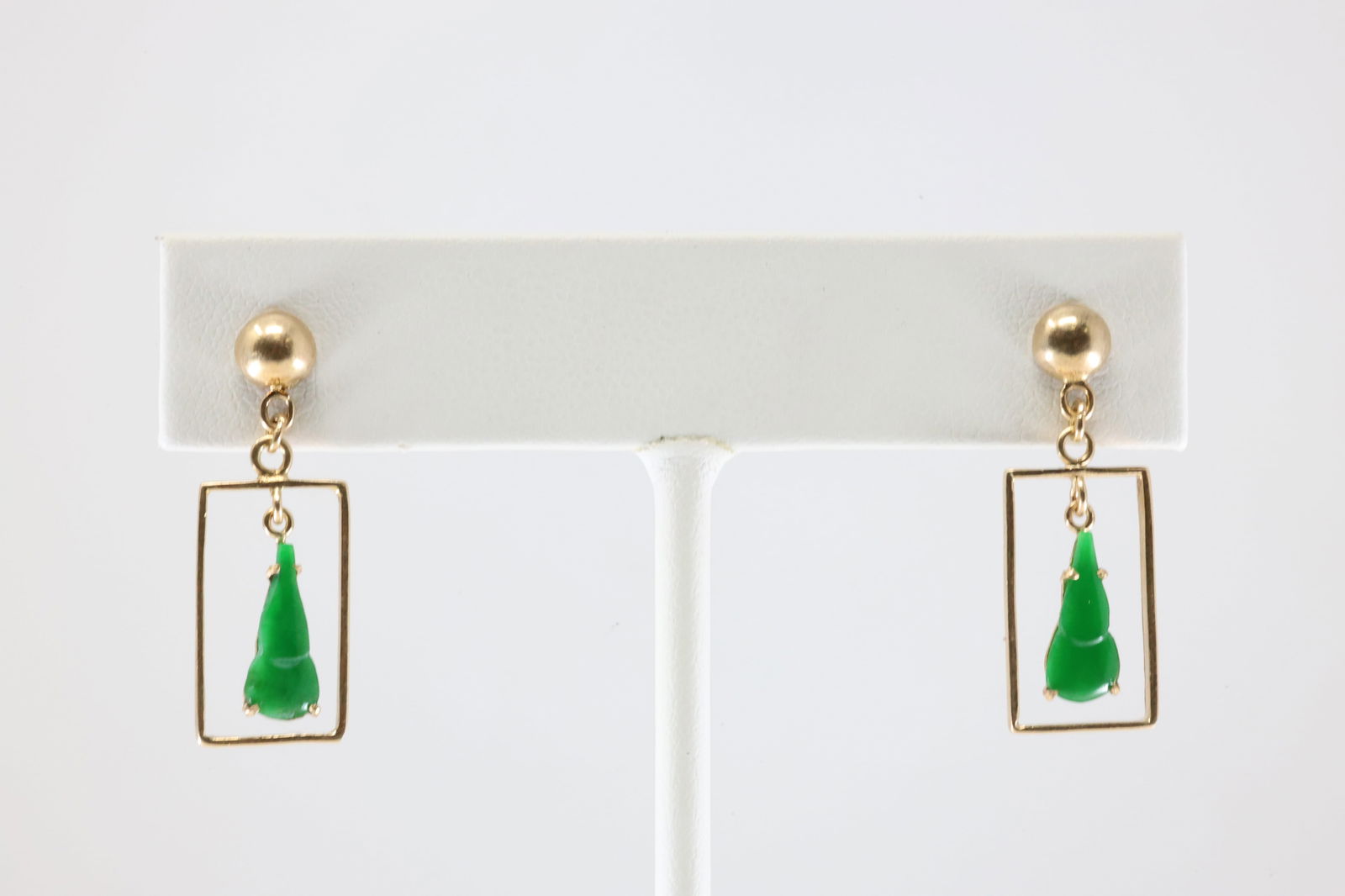 Jade Stud / Dangling Earring 18Kt. (1 of 3)
