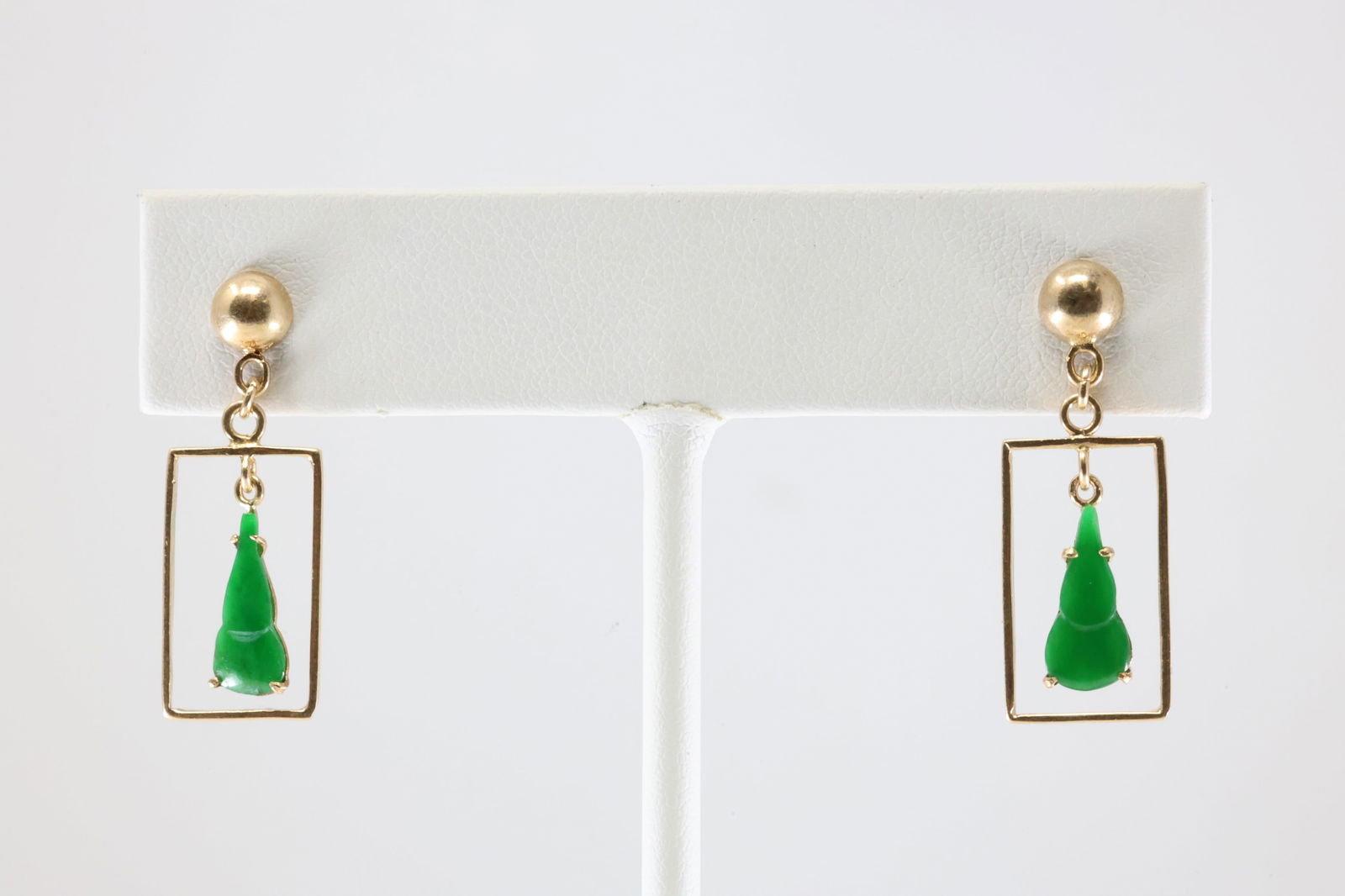 Jade Stud / Dangling Earring 18Kt. - 3