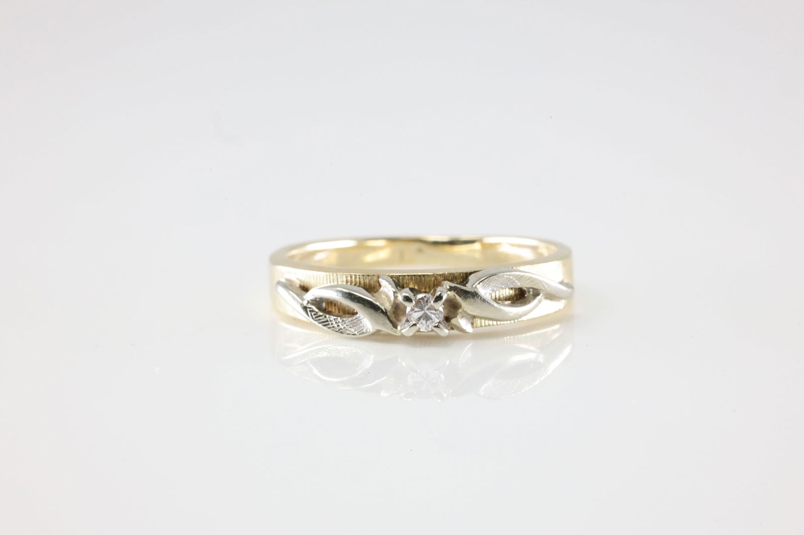 Diamond Ring 14Kt. (1 of 4)