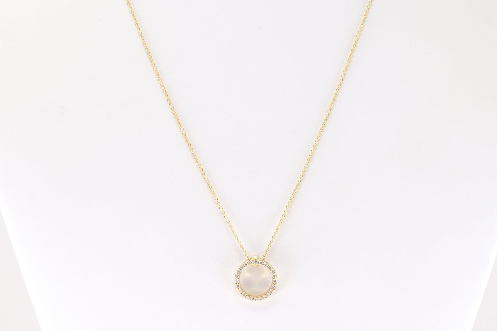 Ruby & Diamond Pendant / Necklace 18Kt.: 18Kt Yellow Gold Ruby & Diamond Pendant / Necklace. This Charming Pendant has A Ruby Behind witn Saprkling Diamonds On the Front A 18K Necklace. Necklace length: 18.00" Total weight: 2.70 Grams.