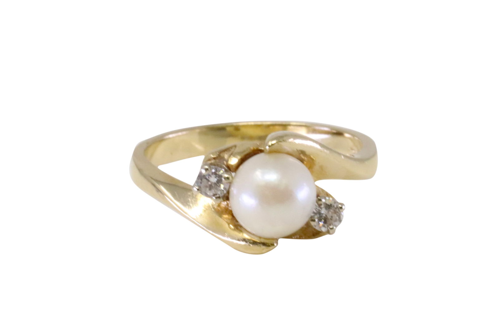 Pearl & Diamond Ring 14Kt.: Ladies 14Kt Yellow Gold Pearl & Diamond Ring. This exquisite ring features a lustrous pearl at its center, flanked by sparkling diamonds set in a graceful gold band. Perfect for adding a touch of