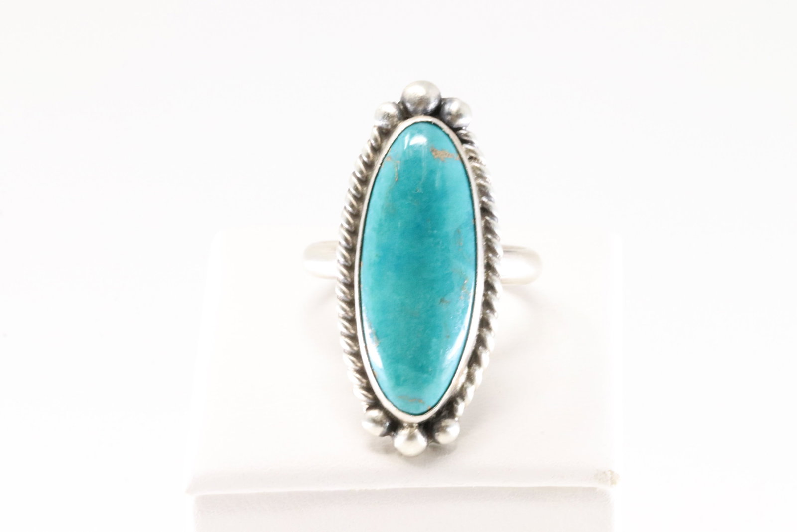Native America Navajo Sterling Silver Turquoise Ring By Eugene Belone.: This is a Native America Navajo Sterling Silver Turquoise Ring By Eugene Belone. Stamp Eugene Belone. Ring size: 9.00.