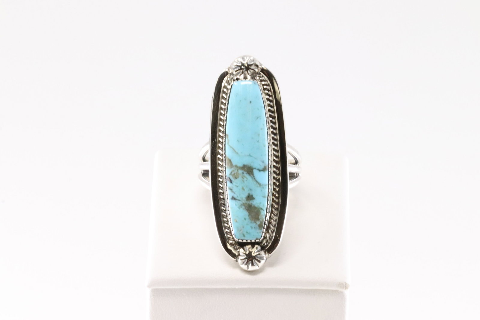 Native America Navajo Sterling Silver Turquoise Ring By Charlene Yazzie.: This is a Native America Navajo Sterling Silver Turquoise Ring By Charlene Yazzie. Stamp C.Yazzie. Ring size: 7.00.