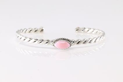 Native America Sterling Silver Pink Conch Shell Bracelet Cuff.