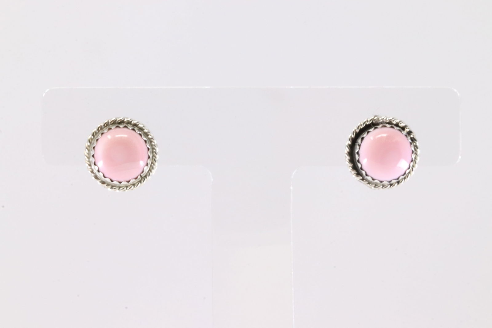 America Sterling Silver Pink Conch Shell Post Earring's.: This is a America Sterling Silver Pink Conch Shell Post Earring's.