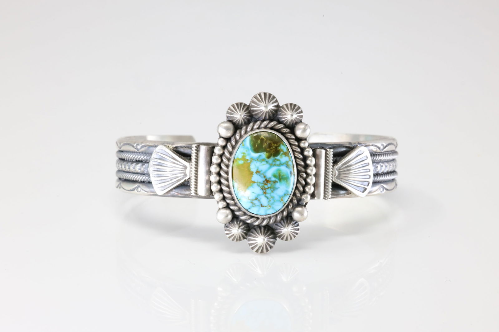 Native America Navajo Sterling Silver Kingman Turquoise Bracelet Cuff By Mike Calladitto. (1 of 4)