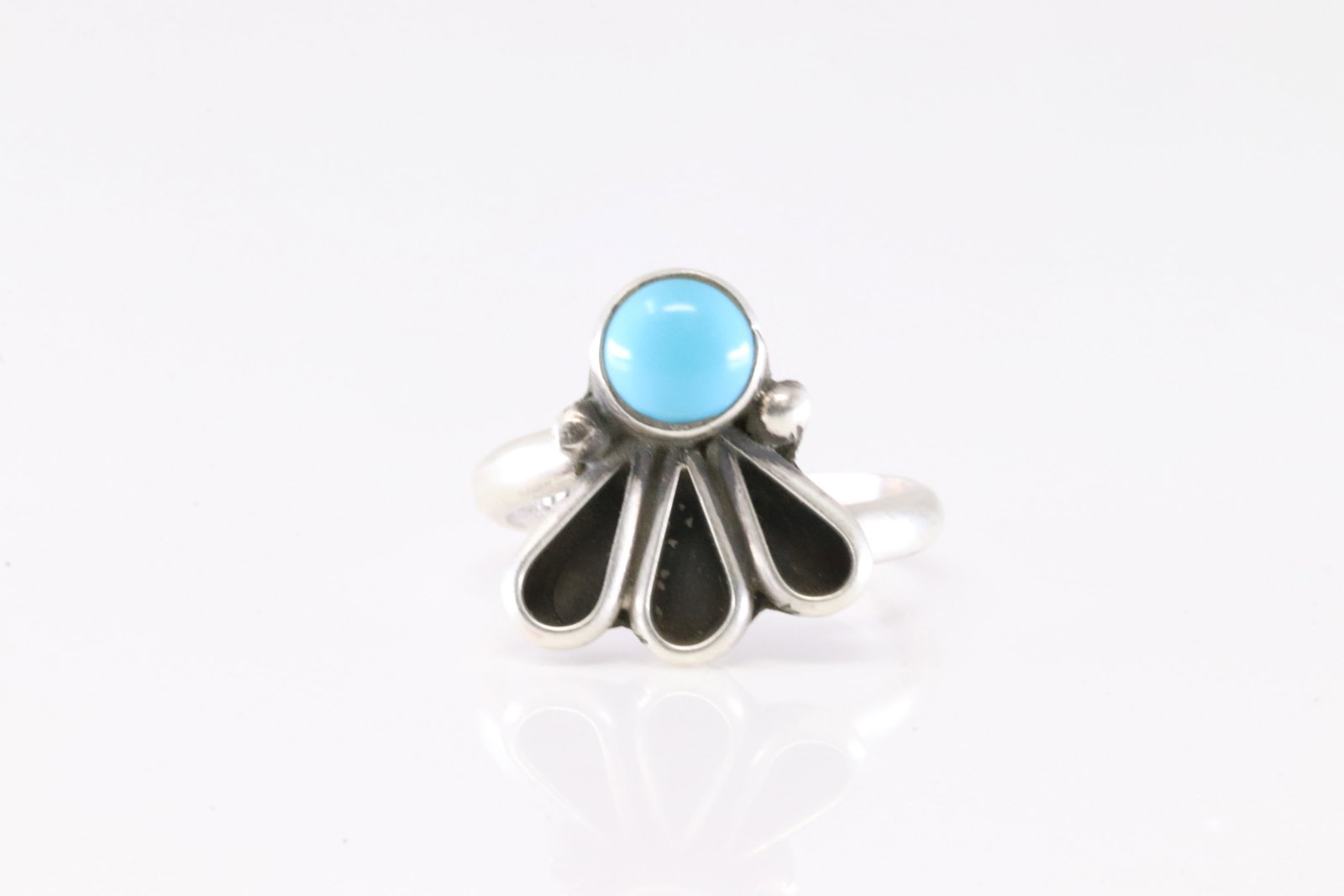 Native America Navajo Sterling Silver Turquoise Ring By G. James.: This is a Native America Navajo Sterling Silver Turquoise Ring By G. James. Stamp G.James. Ring Size: 6.00.