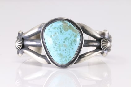 Native America Navajo Sterling Silver Turquoise Bracelet Cuff By Chimney Butte.