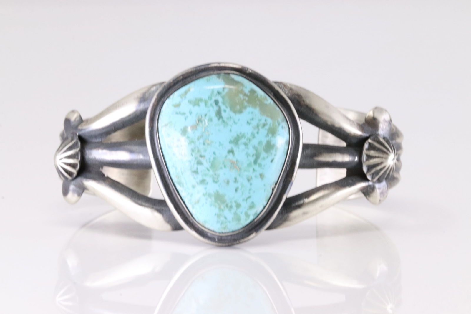 Native America Navajo Sterling Silver Turquoise Bracelet Cuff By Chimney Butte.: This is a Native America Navajo Sterling Silver Turquoise Bracelet Cuff By Chimney Butte. Stamp Chimney Butte.