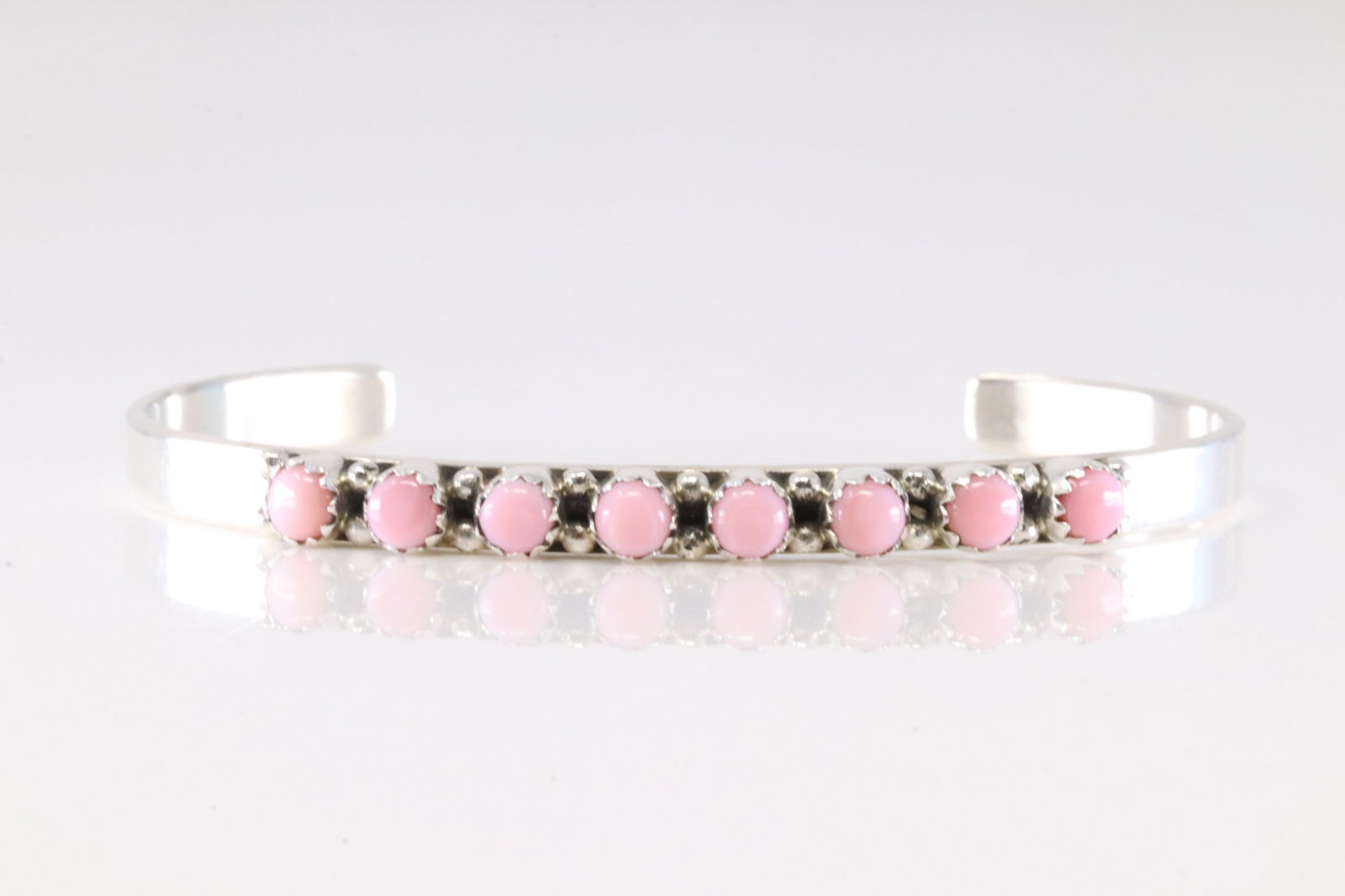 Native America Navajo Sterling Silver Pink Conch Bracelet Cuff By GP. (1 of 4)