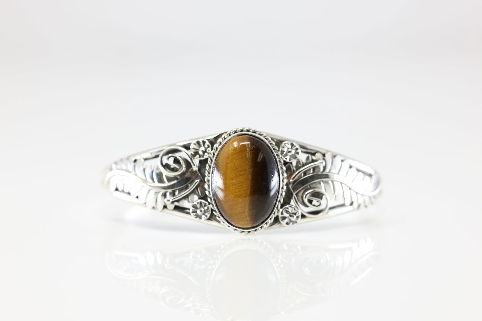 Native America Navajo Sterling Silver Tiger Eye Stone Bracelet By Y. (1 of 4)