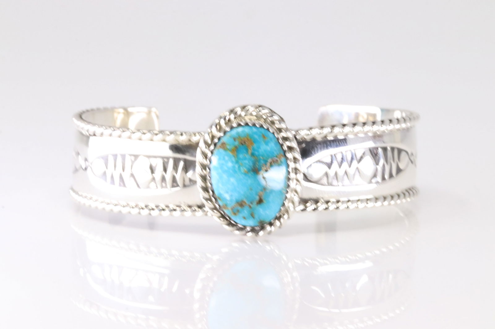 Native America Navajo Sterling Silver Turquoise Bracelet Cuff By Jason Bahe.: This is a Native America Navajo Sterling Silver Turquoise Bracelet Cuff By Jason Bahe. Stamp Jason B.