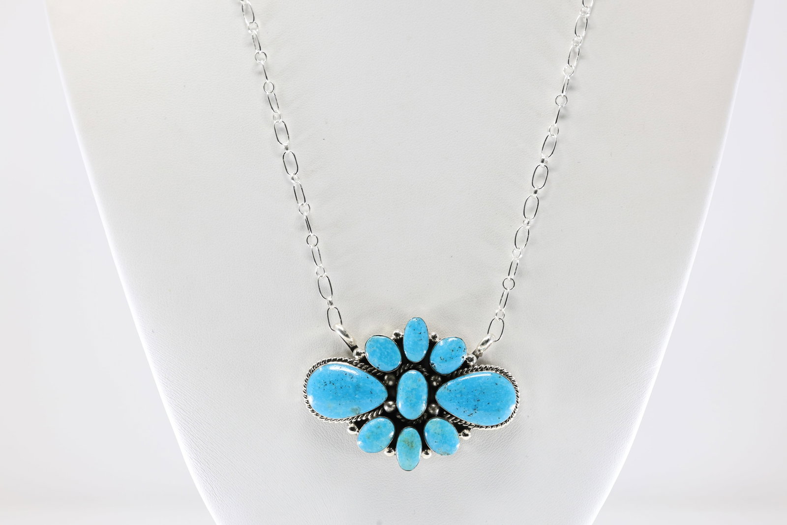 Native America Navajo Sterling Silver Turquoise Necklace By Phyllis A. Smith.: This is a Native America Navajo Sterling Silver Turquoise Necklace By Phyllis A. Smith. Stamp P.A. Smith. Neckalce Length: 18.00.
