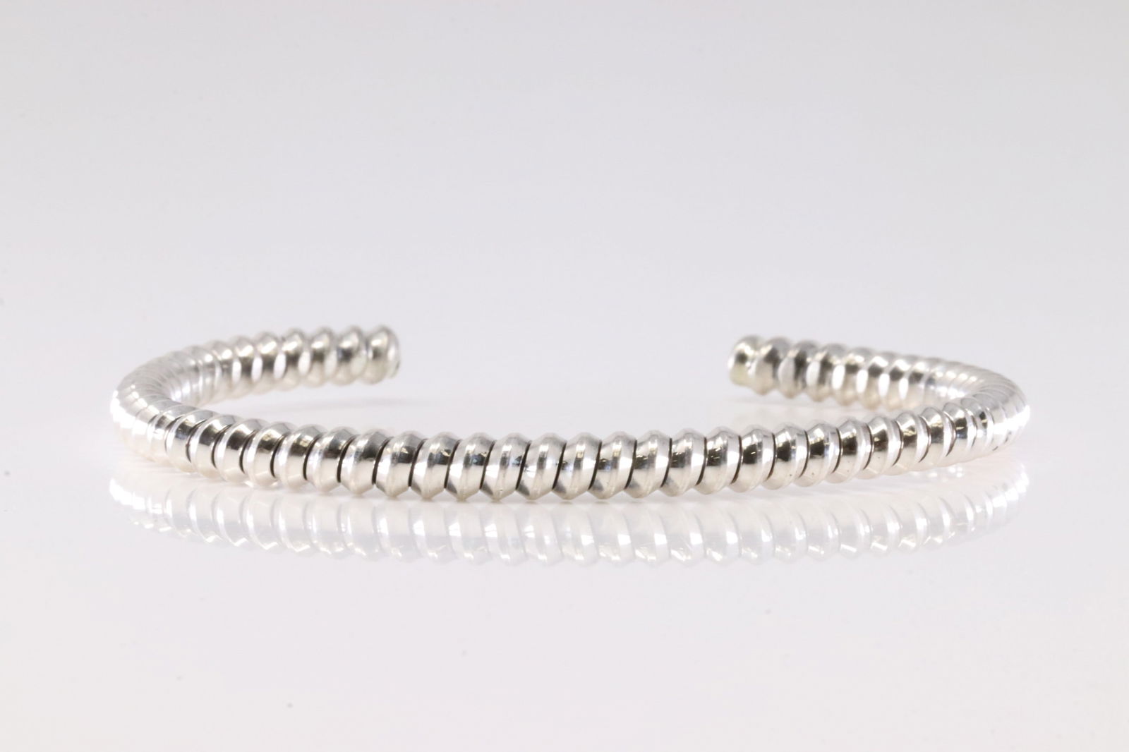 America Sterling Silver Solid Bracelet Cuff.: This is a America Sterling Silver Solid Bracelet Cuff.