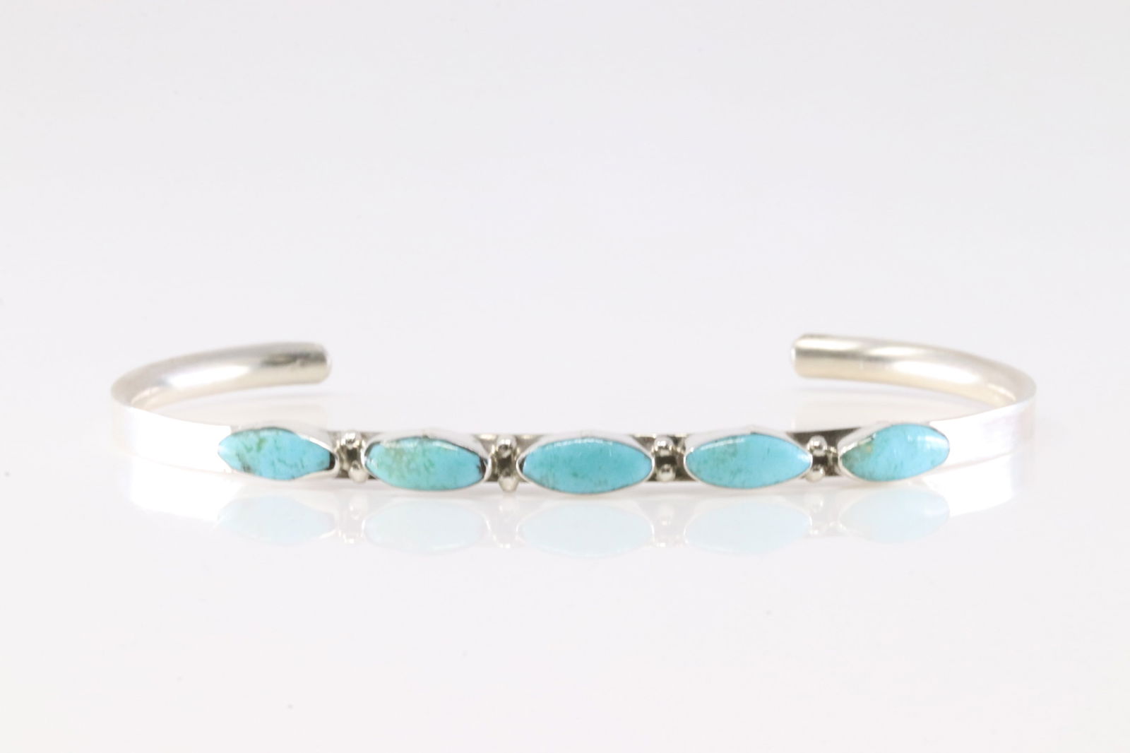 America Sterling Silver Turquoise 5 Stone Bracelet Cuff.: This is a America Sterling Silver Turquoise 5 Stone Bracelet Cuff.