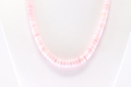 America Sterling Silver Pink Conch Shell Necklace.