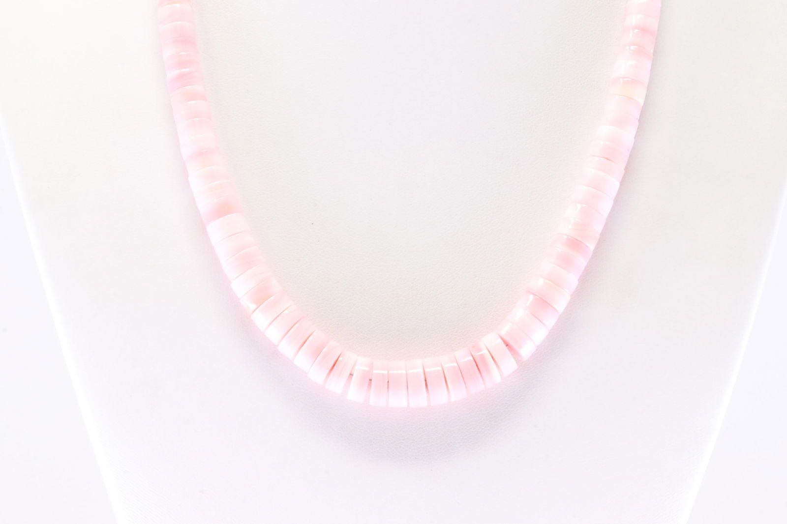 America Sterling Silver Pink Conch Shell Necklace. (1 of 3)