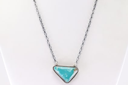 Native America Navajo Sterling Silver Kingman Turquoise Necklace By Johnny Dixon.