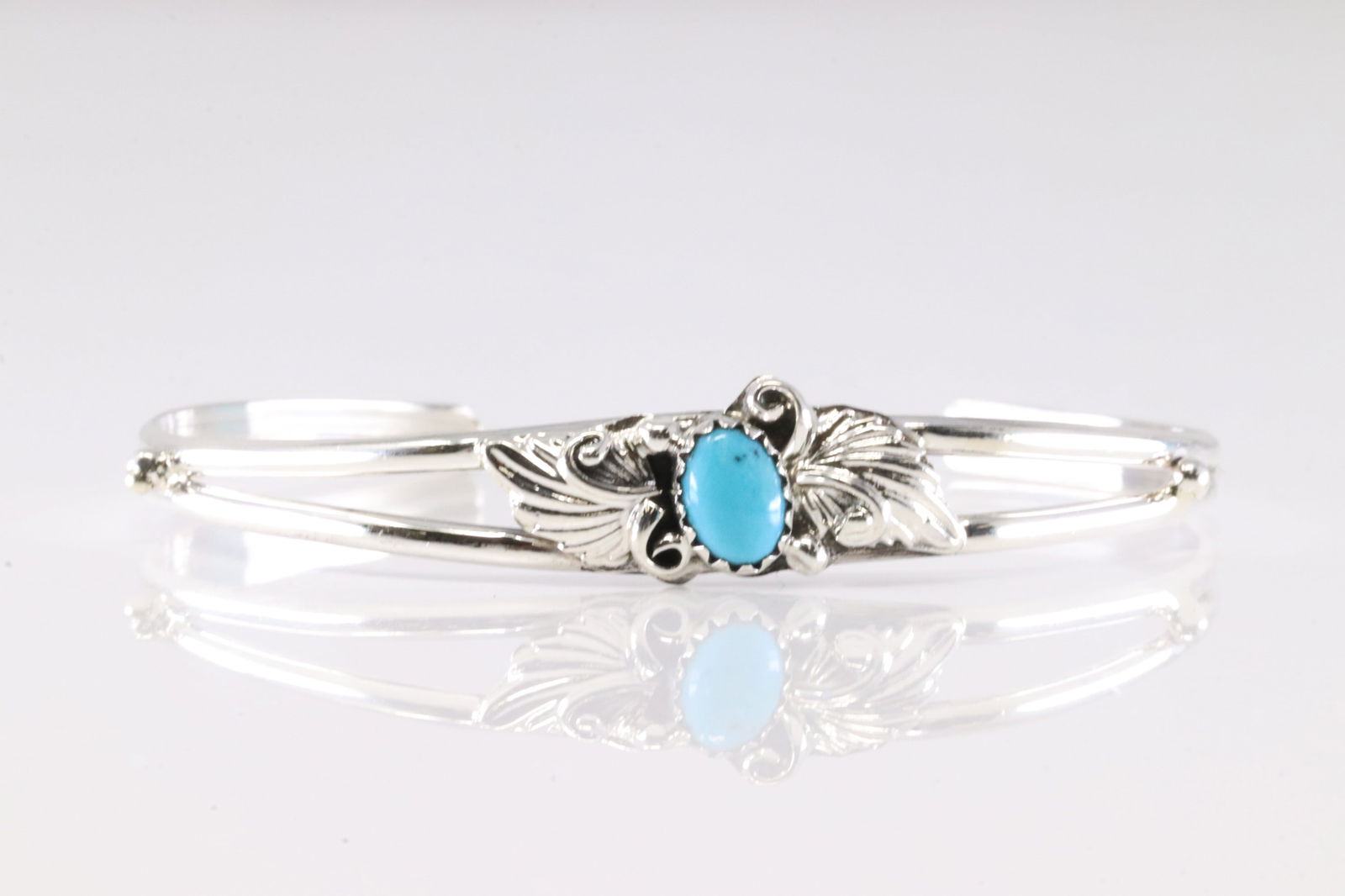 America Sterling Silver Turquoise Bracelet Cuff.: This is a America Sterling Silver Turquoise Bracelet Cuff.