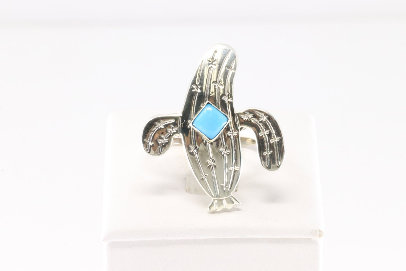America Sterling Silver Turquoise Cactus Ring.: This is a America Sterling Silver Turquoise Cactus Ring. Ring size: 10.00.